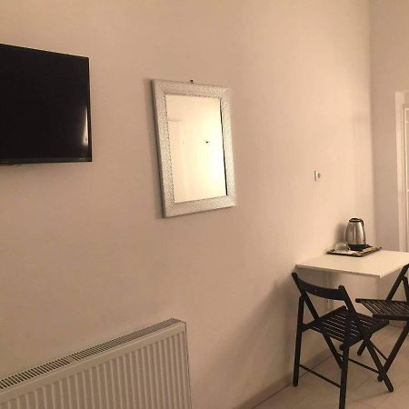 Bed and Breakfast Y Panzio Balatonlelle Exterior foto