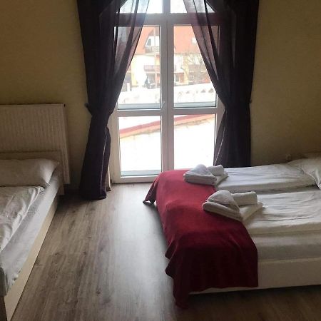 Bed and Breakfast Y Panzio Balatonlelle Exterior foto