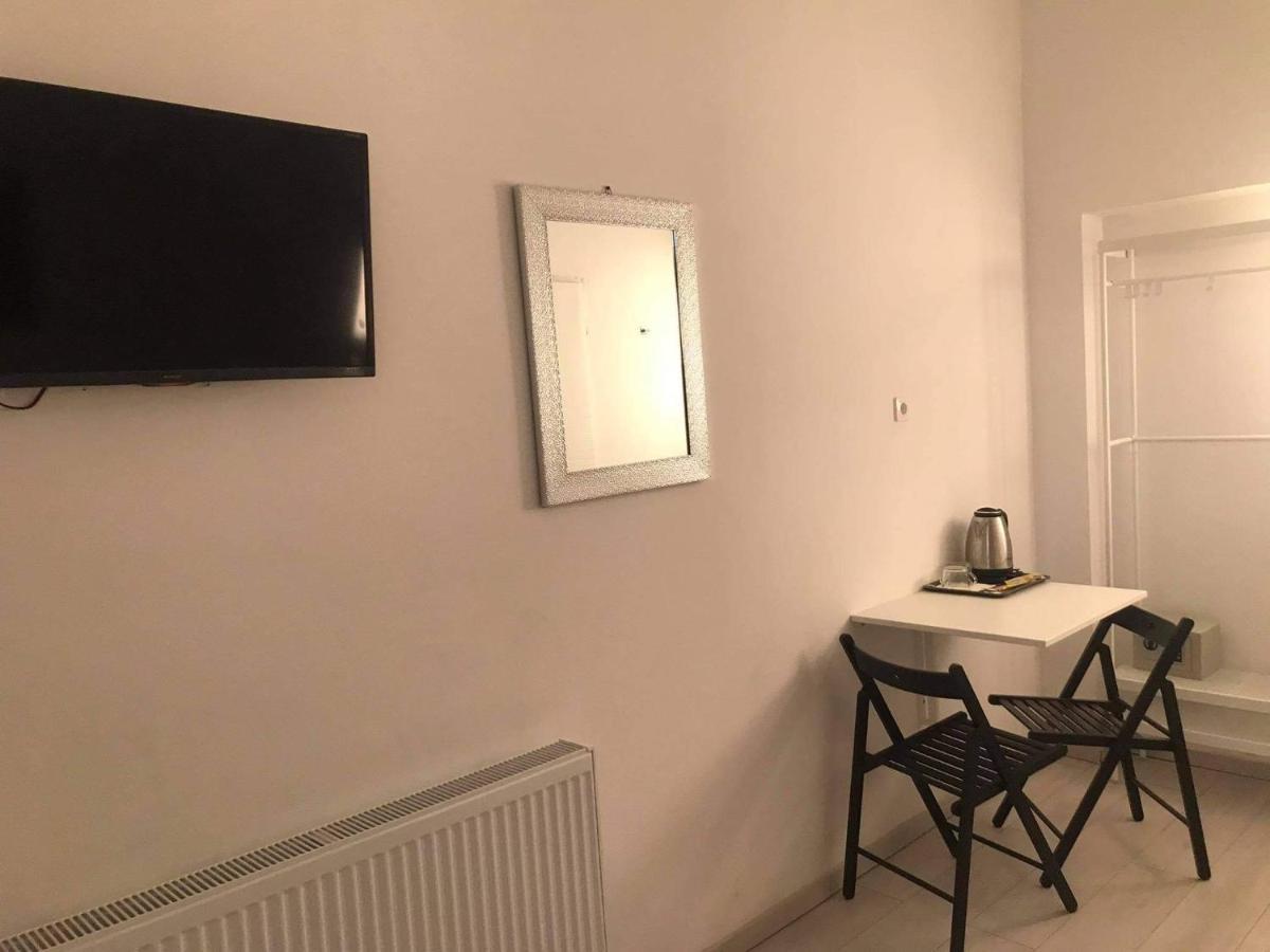 Bed and Breakfast Y Panzio Balatonlelle Exterior foto